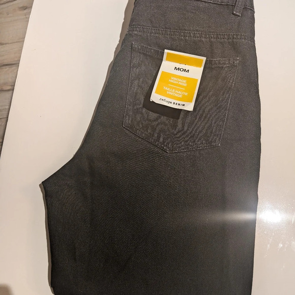 Mom  jeans size 11 - Picture 5 of 8